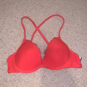 NWOT Scalloped Edge Bikini Top